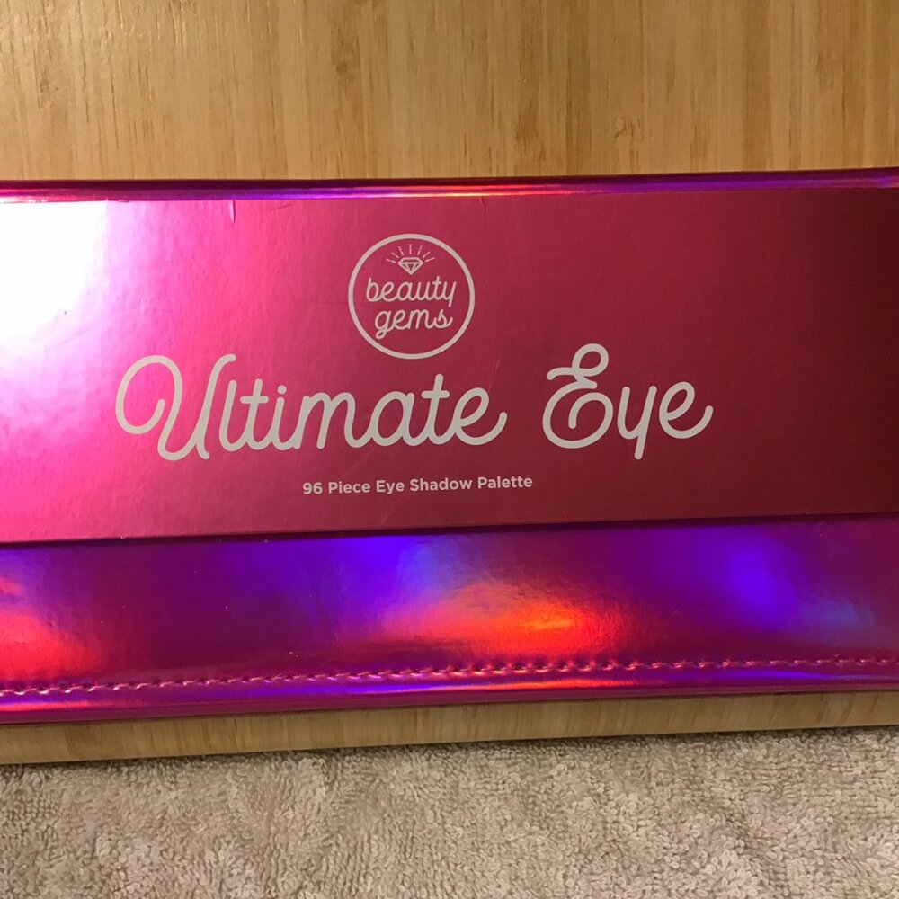 NIB Beauty Gems the Ultimate Eye 96 shades